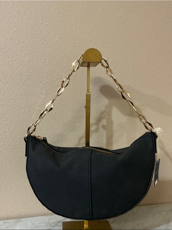 Universal Thread Black Half-Moon Shoulder Bag with Gold Chain